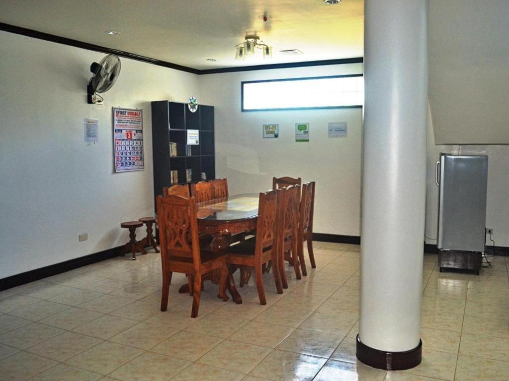 Mayon Backpackers Hostel Legazpi Esterno foto