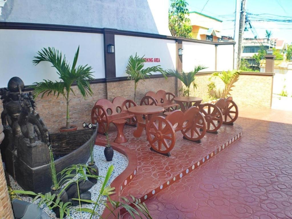 Mayon Backpackers Hostel Legazpi Esterno foto