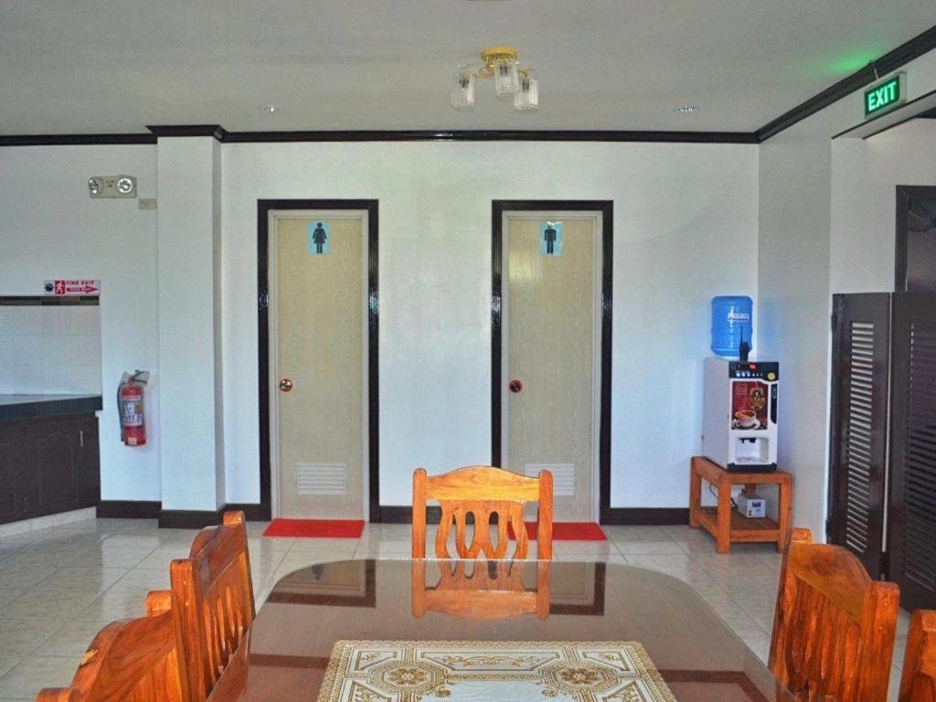Mayon Backpackers Hostel Legazpi Esterno foto