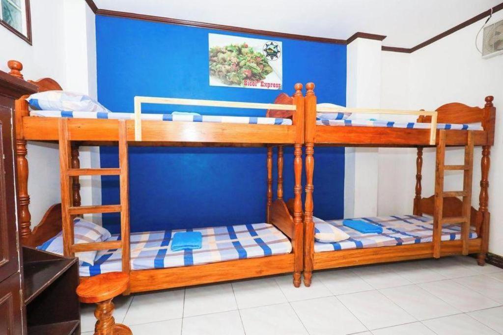 Mayon Backpackers Hostel Legazpi Esterno foto