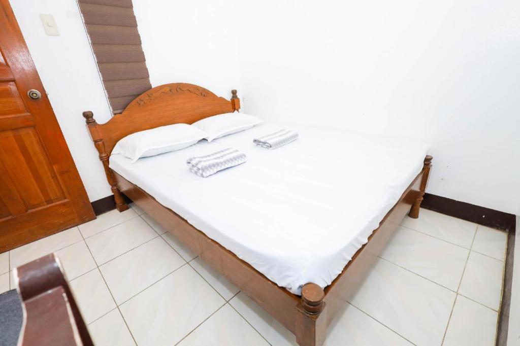 Mayon Backpackers Hostel Legazpi Esterno foto