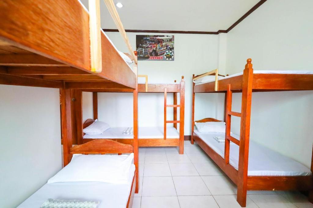 Mayon Backpackers Hostel Legazpi Esterno foto