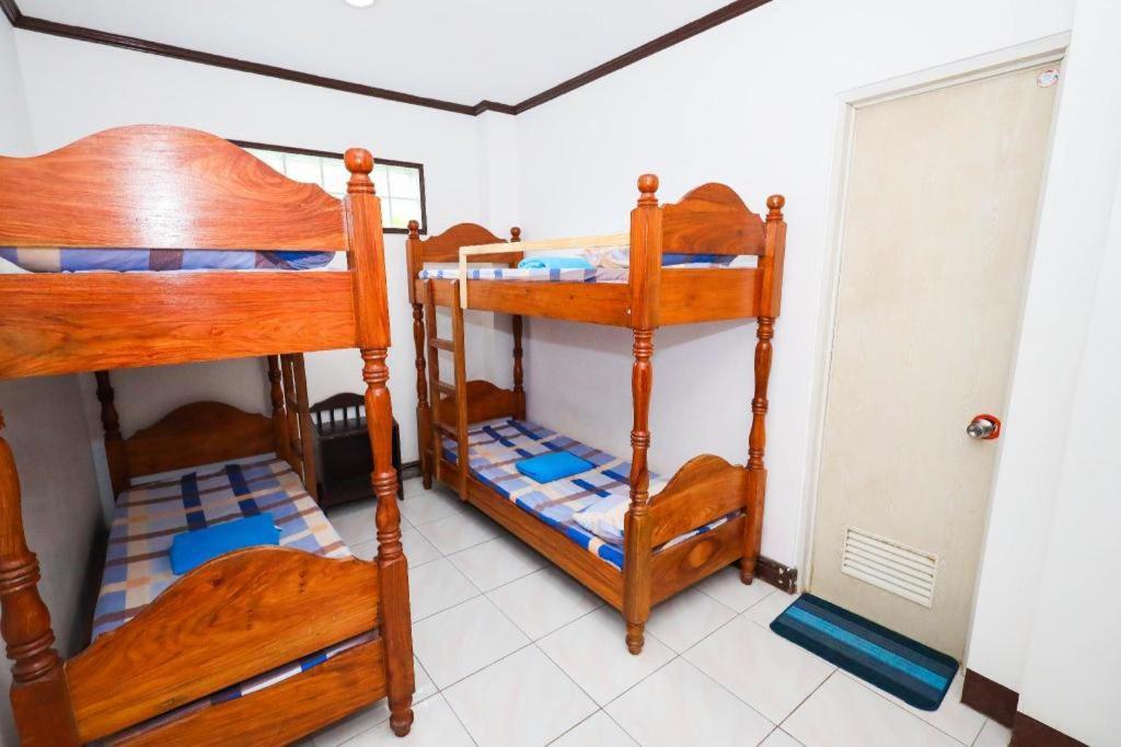 Mayon Backpackers Hostel Legazpi Esterno foto
